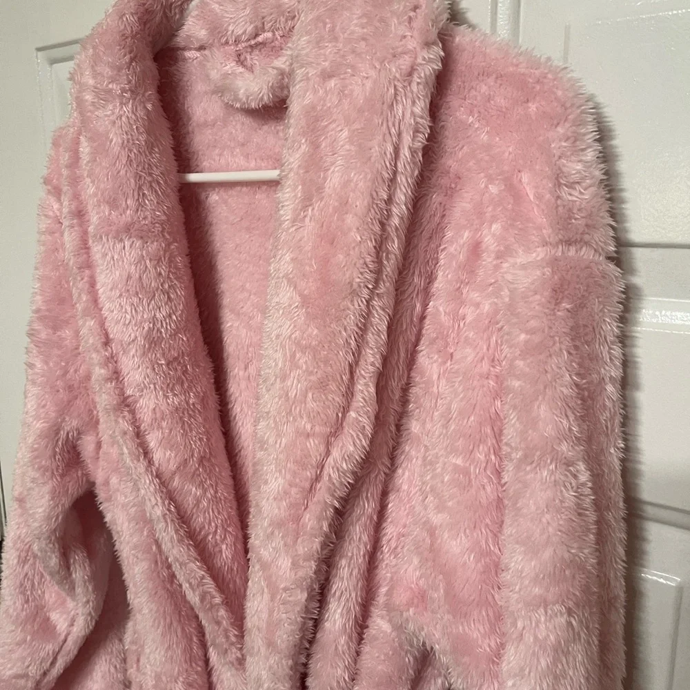 Pink Ultra Soft Luxurious Small Medium Bathrobe NWT 42” long